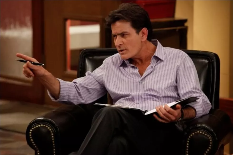 &#8216;Anger Management&#8217; Series Premiere Review: &#8220;Charlie Goes Back to Therapy&#8221;