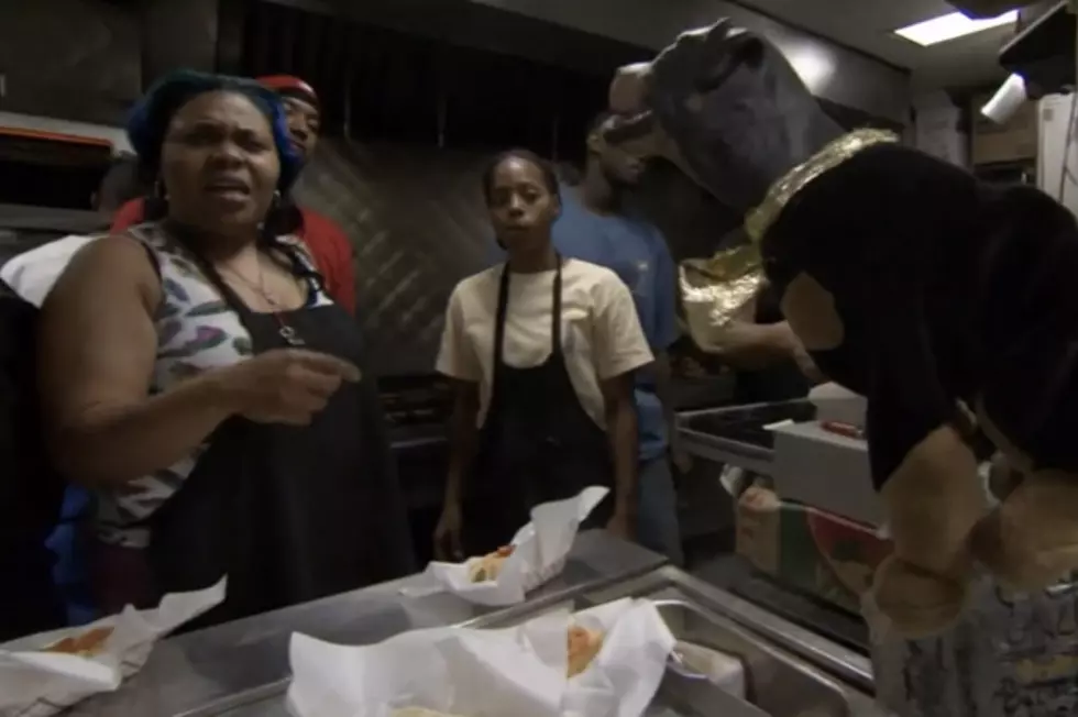 Triumph the Insult Comic Dog Returns to Conan, Visits Chicago&#8217;s Weiner Circle
