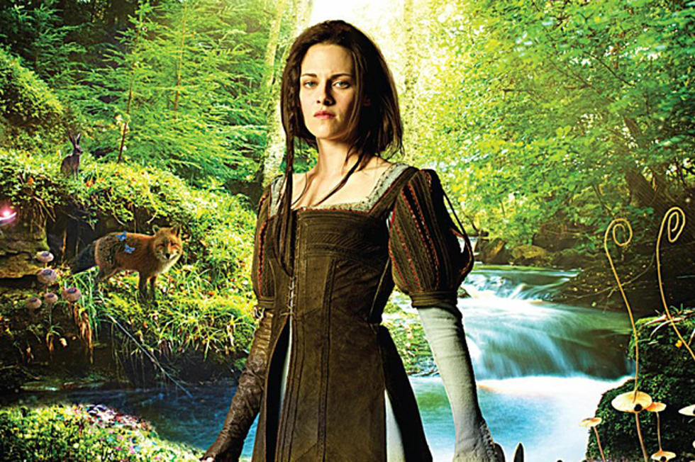 Universal Denies Kristen Stewart Was Dumped From &#8216;Snow White and the Huntsman 2&#8242;