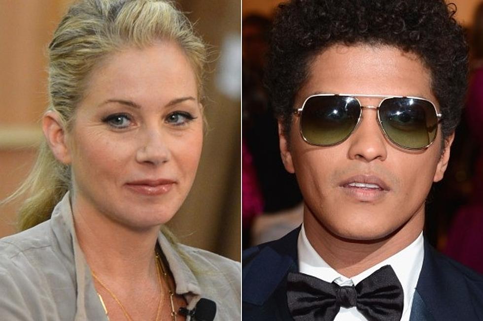 ‘SNL’ Names Christina Applegate and Bruno Mars as Next Hosts