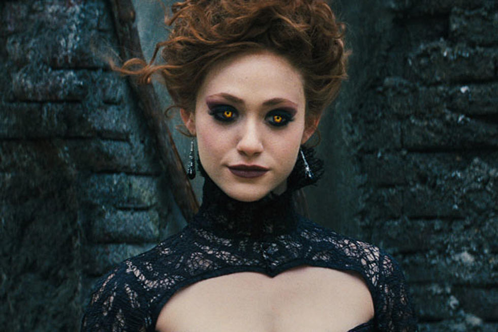 The Wrap Up: &#8216;Beautiful Creatures&#8217; Unleashes 39 New Pics