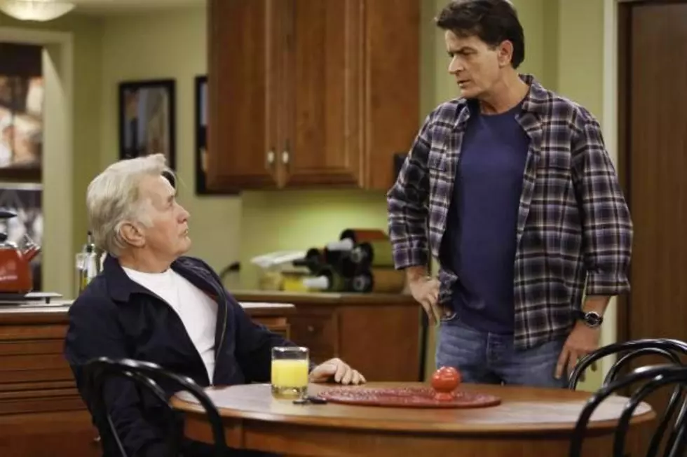 &#8216;Anger Management&#8217; Review: &#8220;Charlie&#8217;s Dad Breaks Bad&#8221;