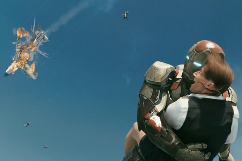 ‘Iron Man 3′ Clip: Iron Man Saves Air Force One