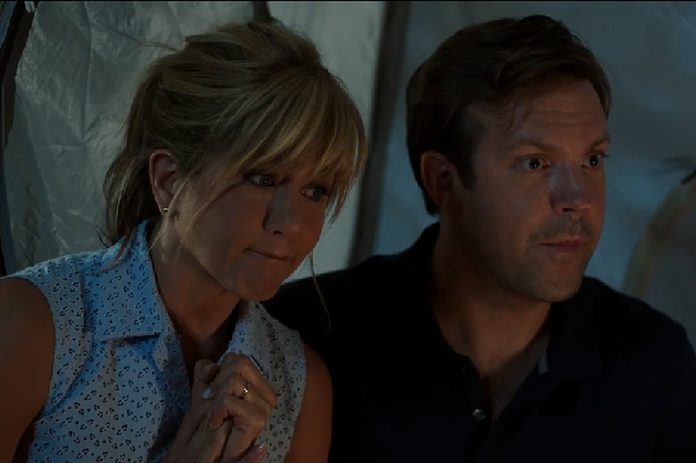 ‘We’re The Millers’ Red Band NSFW Trailer: Jennifer Aniston and Jason Sudeikis Smuggle Drugs