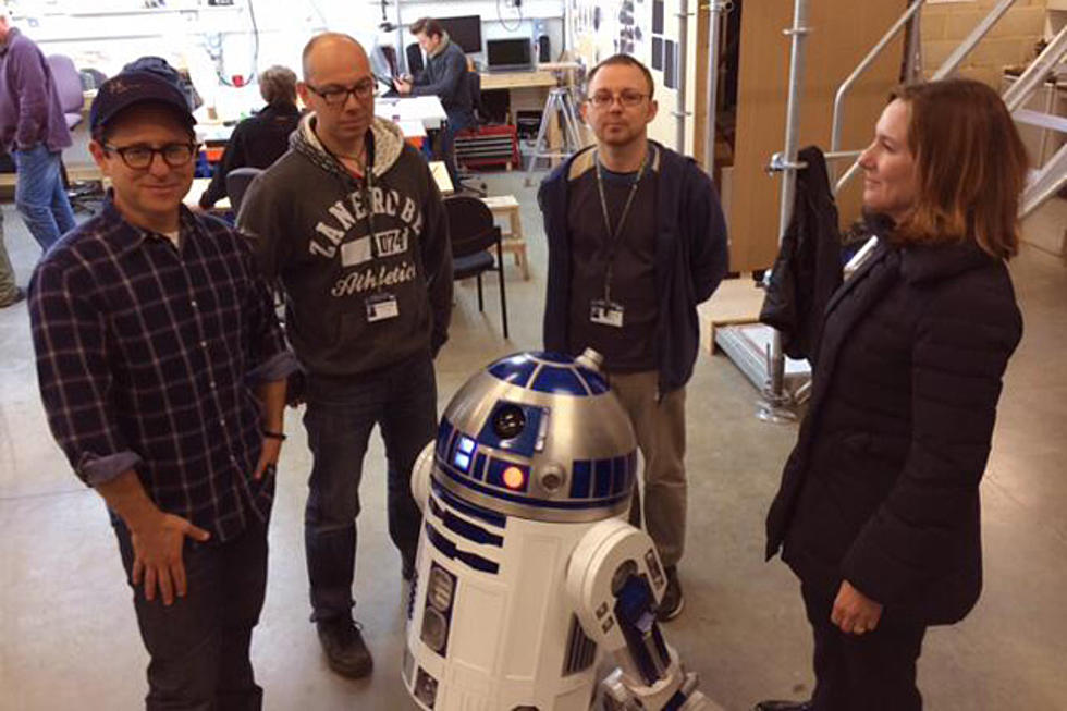 ‘Star Wars: Episode 7′ Plans to Create a Better R2-D2 With New Droid Builders
