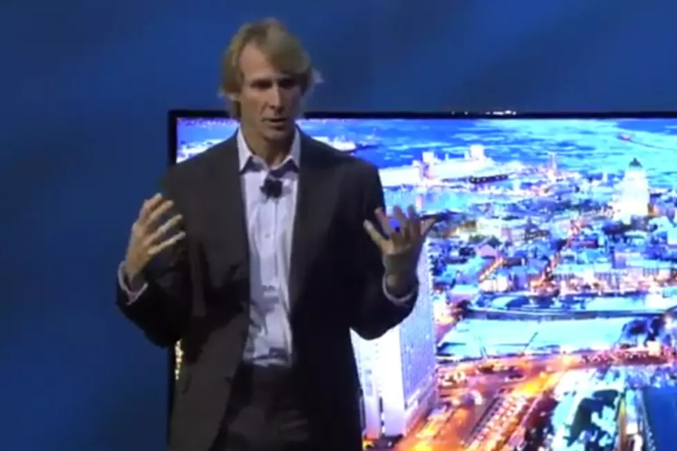 Watch Michael Bay’s “Stage Meltdown”; Director Cites Teleprompter