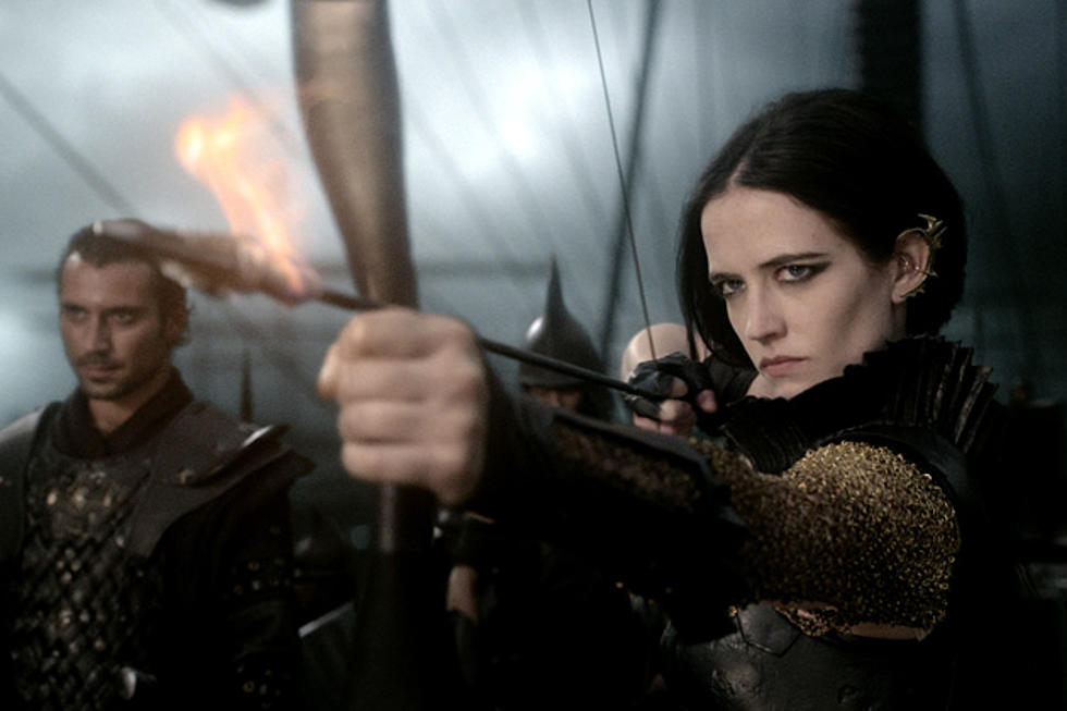&#8216;300: Rise of an Empire&#8217; Photos: Blood, War and (Abs of) Steel