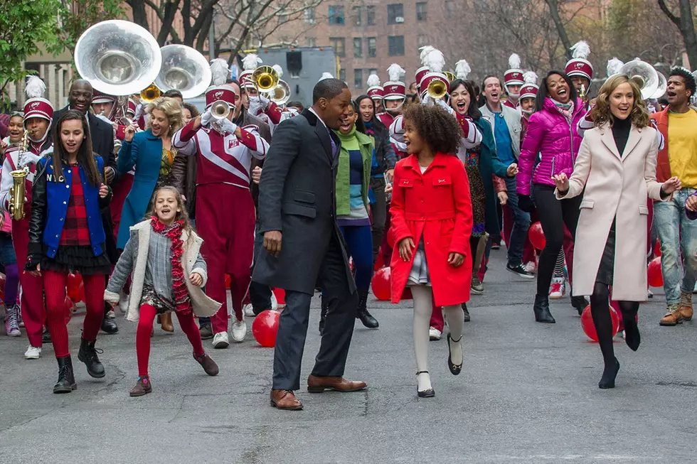 ‘Annie’ Trailer: The Sun (and Jamie Foxx) will Come Out This Christmas