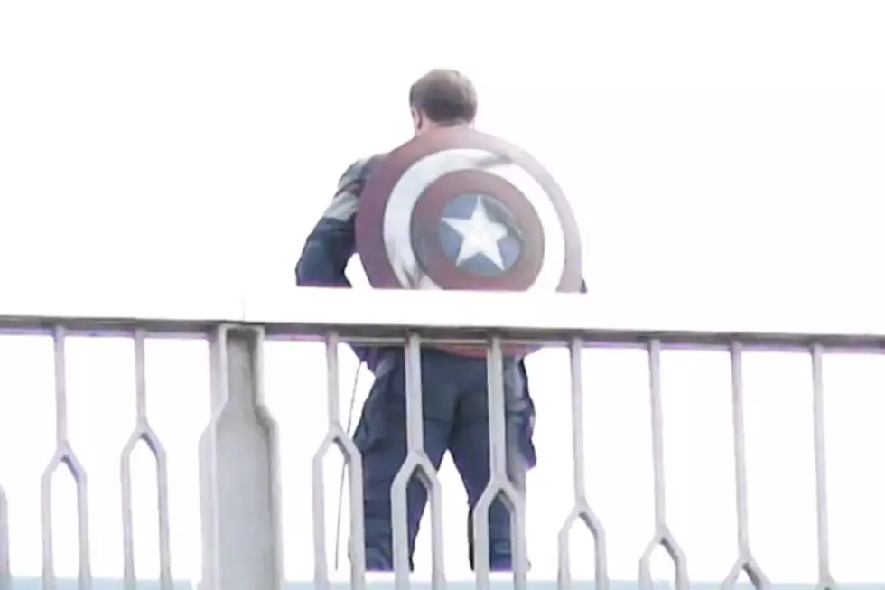 ‘The Avengers 2′: Here’s Our First Glimpse of Captain America’s New Costume