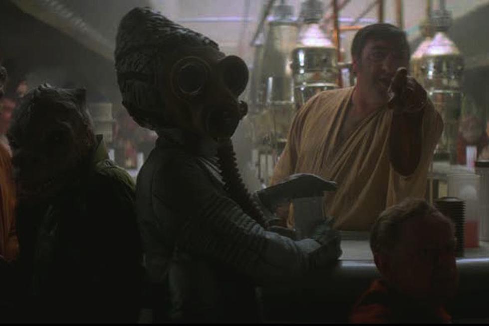 Cool &#8216;Star Wars&#8217; Behind-the-Scenes Photos Show Off the Aliens of the Mos Eisley Cantina
