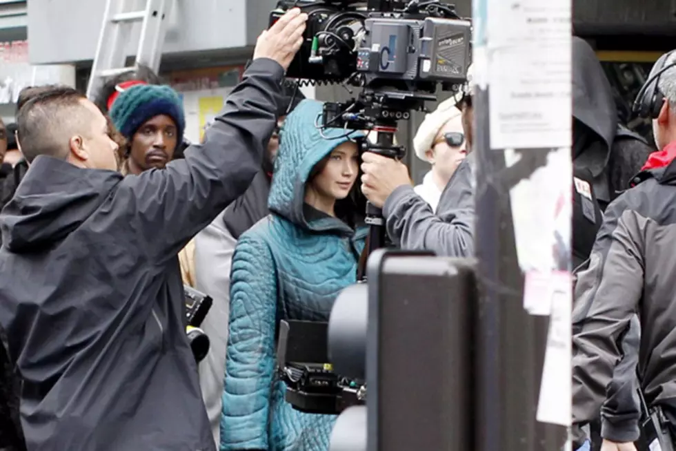 ‘Hunger Games: Mockingjay’ Photo Reveals Jennifer Lawrence on Set in Paris