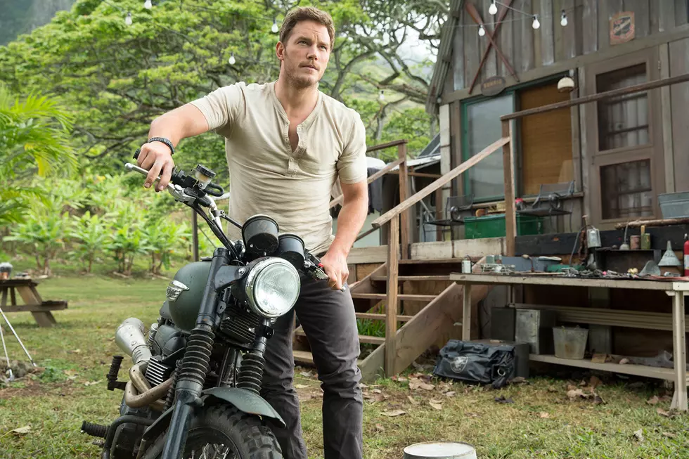 &#8216;Jurassic Park 4&#8242; First Look: Chris Pratt Leads the Human Cast Through Dino Country