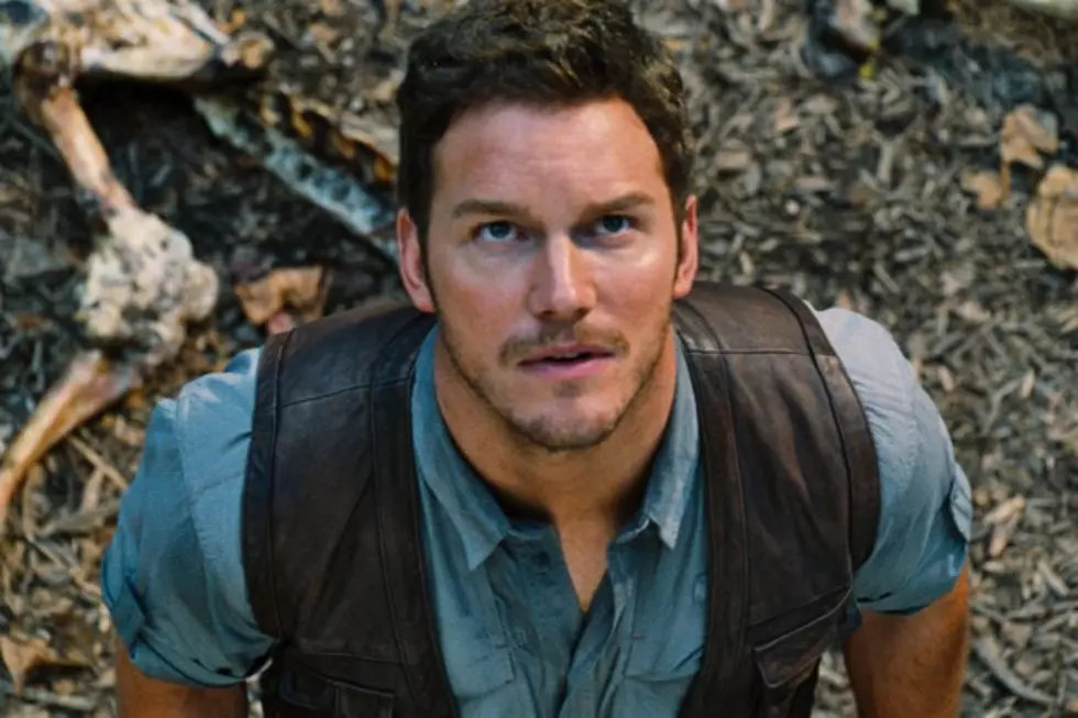 ‘Jurassic World’ Delivers Chris Pratt Hanging Tough with a Raptor