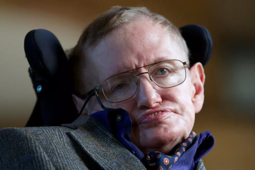 Stephen Hawking Wants to Play a James Bond Villain