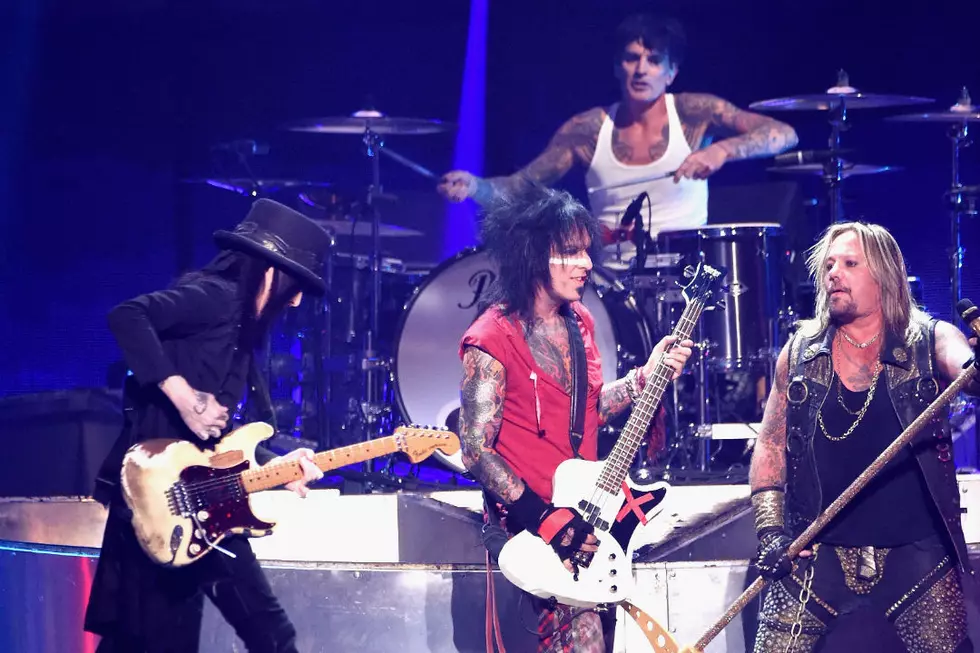 Mötley Crue Biopic ‘The Dirt’ is Still Alive and Kicking With ‘Jackass’ Director