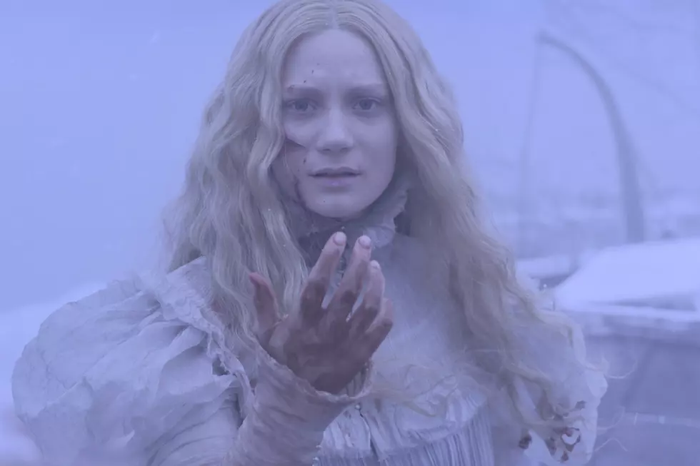 Watch the Terrifying New 'Crimson Peak' Trailer