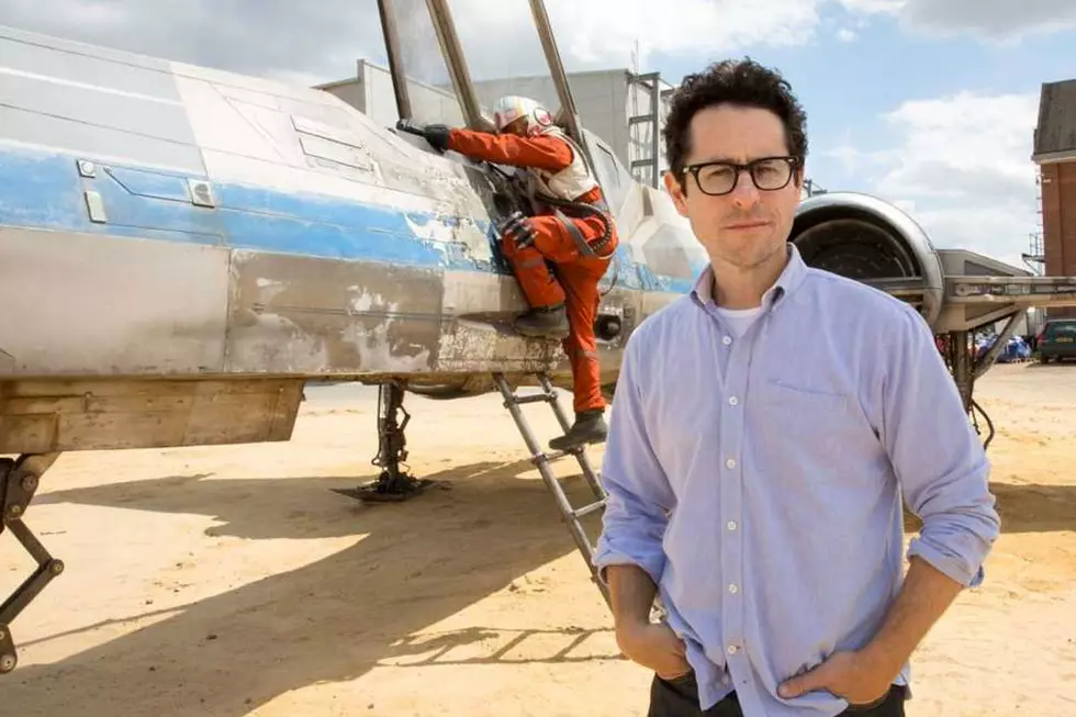 J.J. Abrams Buys Pizza For the Thousands of Fans Waiting in Line at Star Wars Celebration