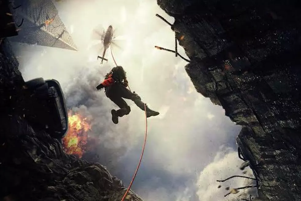 The Wrap Up: Dwayne Johnson Battles an Earthquake in the First ‘San Andreas’ Poster