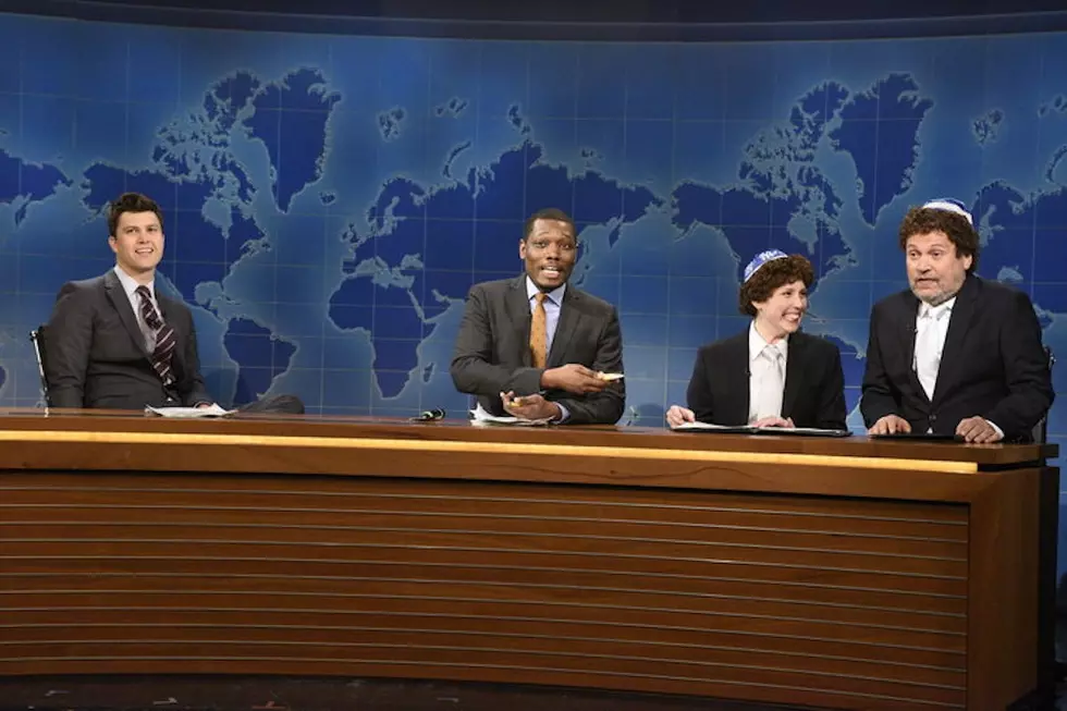 SNL Lets Billy Crystal Swing by ‘Weekend Update’