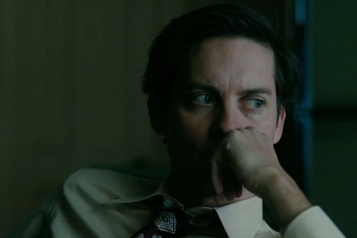 Tobey Maguire Anguishes Over Chess Glory In Trailer for Bobby Fischer  Biopic 'Pawn Sacrifice
