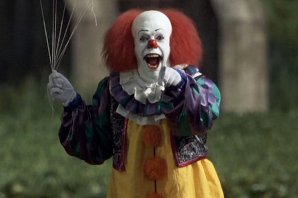 See Pennywise The Clown S Full Costume From Stephen King S ‘it