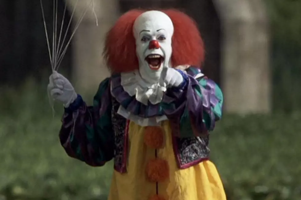 See Pennywise the Clown’s Full Costume From Stephen King’s ‘It’