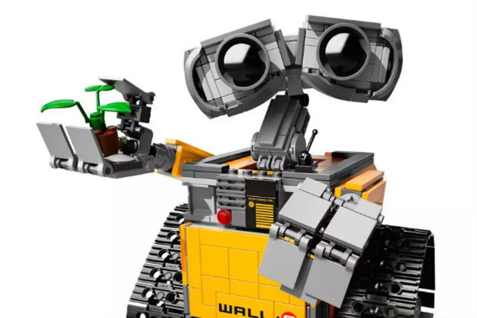 ‘WALL-E’ LEGO First Look Is About as Adorable as You’d Expect