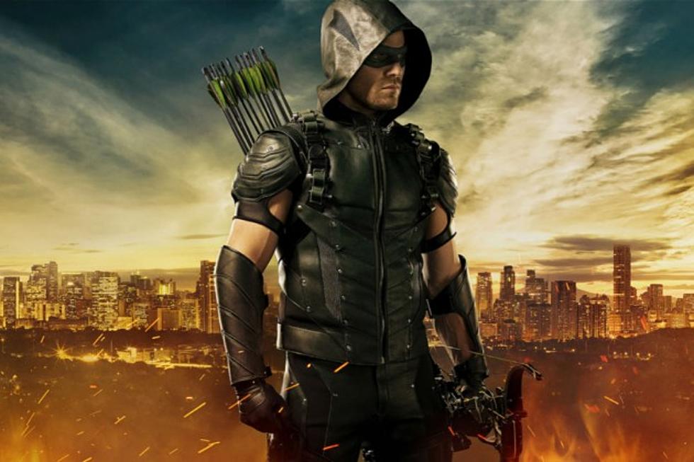 Arrow' Season 4 Reveals Oliver's New Vigilante Costume