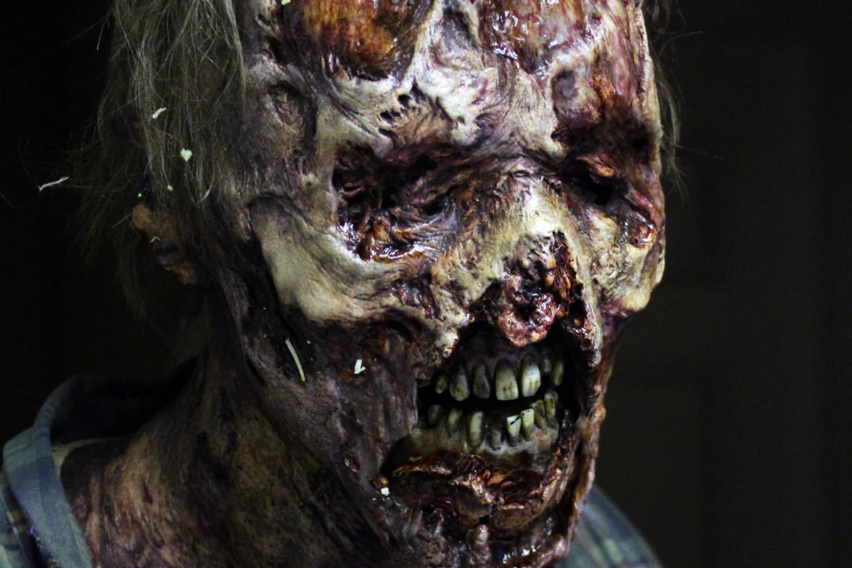 New Walking Dead Season 6 Zombie Photos Are Disgusting