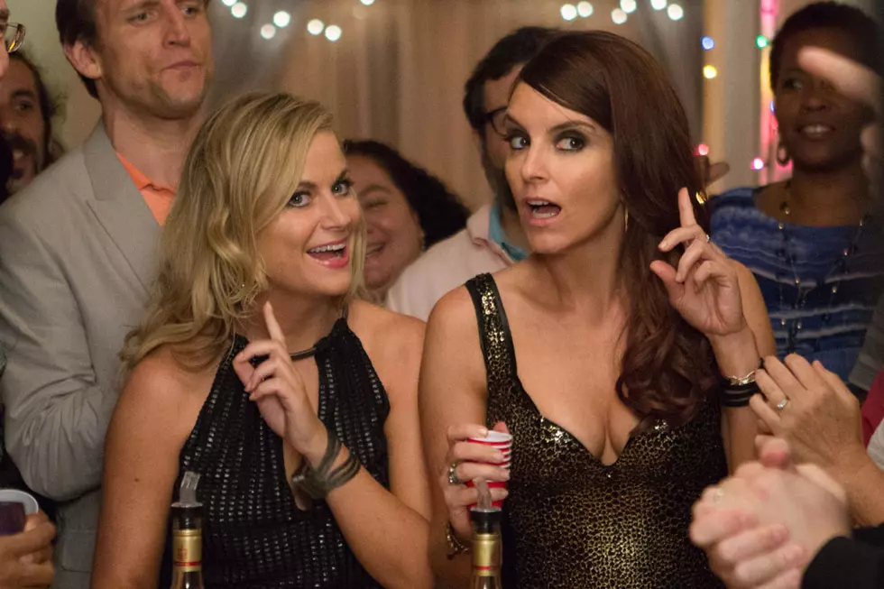 Tina Fey + Amy Poehler are back in ‘Sisters’ Trailer