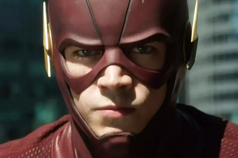 'The Flash' Season 2 Teaser: Barry Gets His Own Bat-Signal!