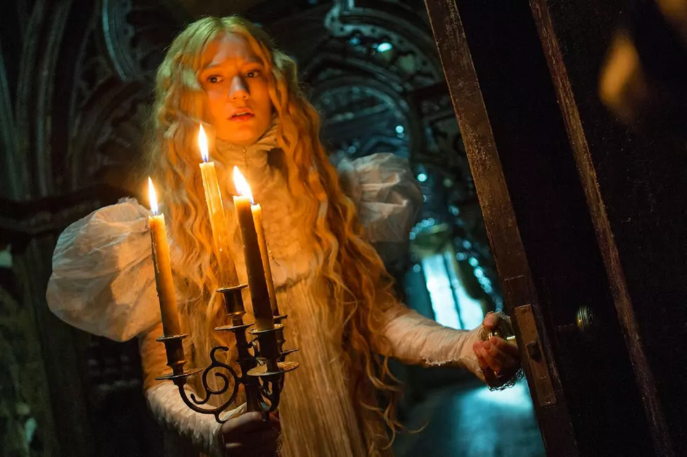 ‘Crimson Peak’ Review: Guillermo Del Toro’s Gloomy Gothic Romance