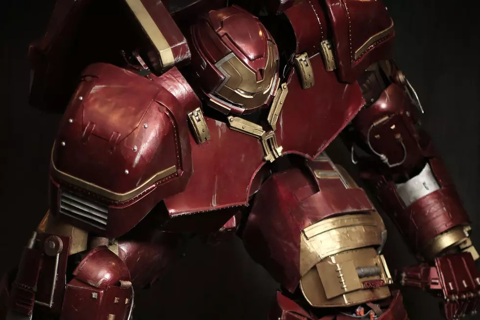 This 10-Foot Tall Hulkbuster Cosplay From New York Comic-Con Is Amazing