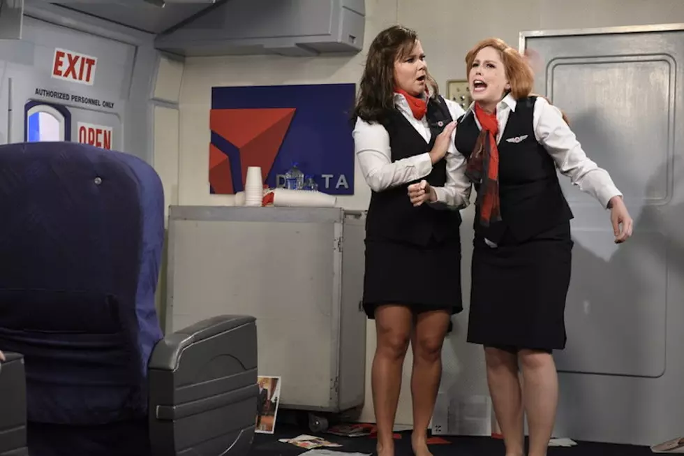SNL: Amy Schumer and Vanessa Bayer Host One Wacky Flight