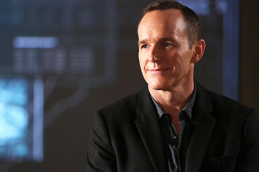 'Agents of SHIELD' Review: 'Many Heads, One Tale,' One Kiss
