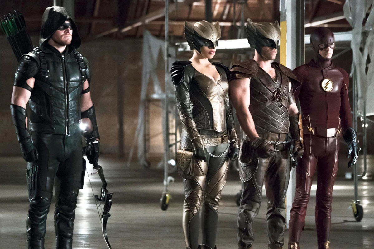 Flash Reveals First Arrow Legends Crossover Footage 2699
