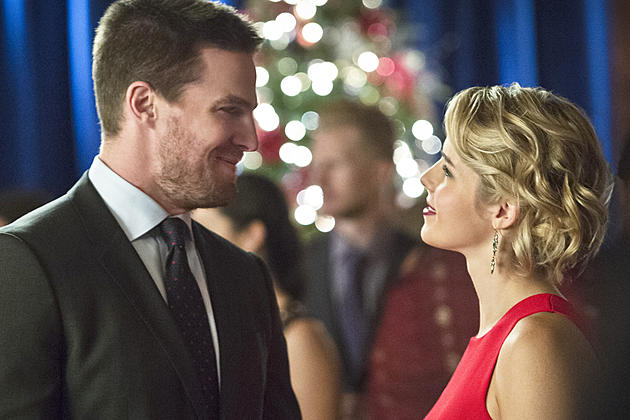 ‘Arrow’ Review: ‘Dark Waters’ a Felicitous End to 2015, Despite Deathly Fake-Out