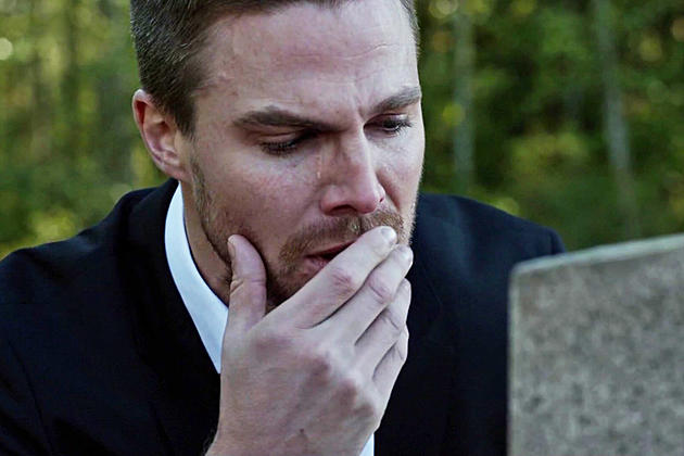 No, Stephen Amell Isn’t Leaving ‘Arrow,’ Plus Felicity’s Fate Revealed?