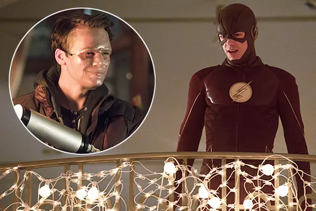 ‘Flash’ and ‘Arrow’ Raise a Little Anarky in First 2016 Premiere Photos