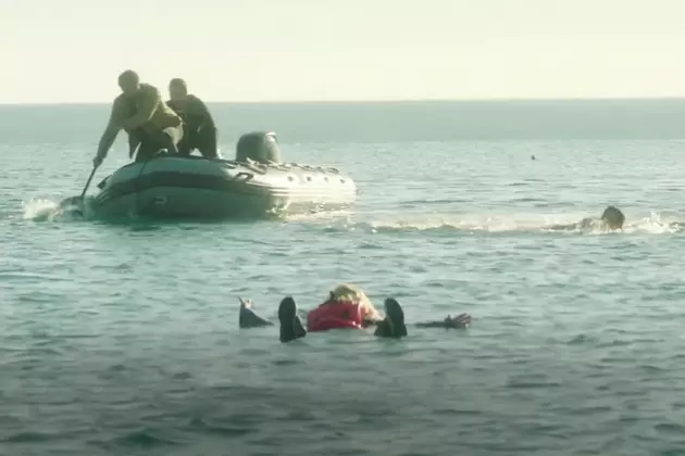 ‘Fear The Walking Dead’ in a New Season 2 Trailer, But Especially in Life-Preservers
