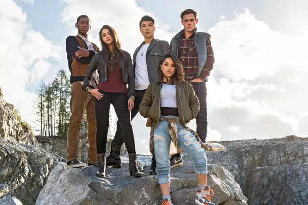 New ‘Power Rangers’ Smoulder On A Rock in First Cast Photo