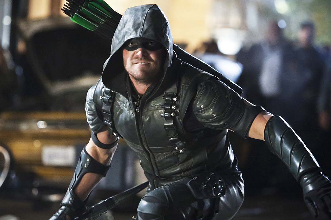 Stephen Amell Teases New 'Arrow' Season 5 Suit, One-Take