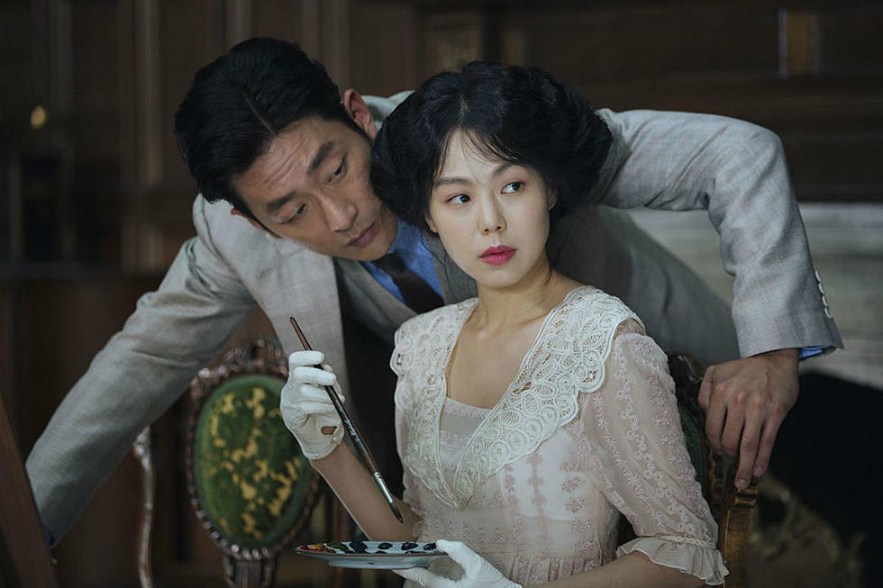 ‘The Handmaiden’ Review: A Thrilling Romantic Masterpiece