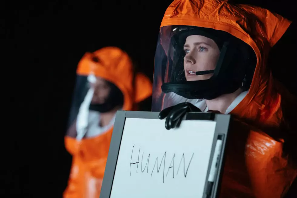 ‘Arrival’ Review: Amy Adams Takes an Emotional Sci-Fi Journey