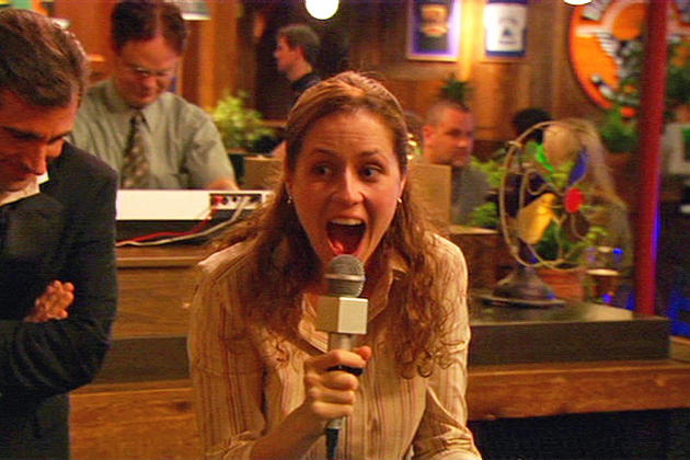 ‘Office’ Alum Jenna Fischer Gets Pam’s 11-Year Chili’s Ban Lifted