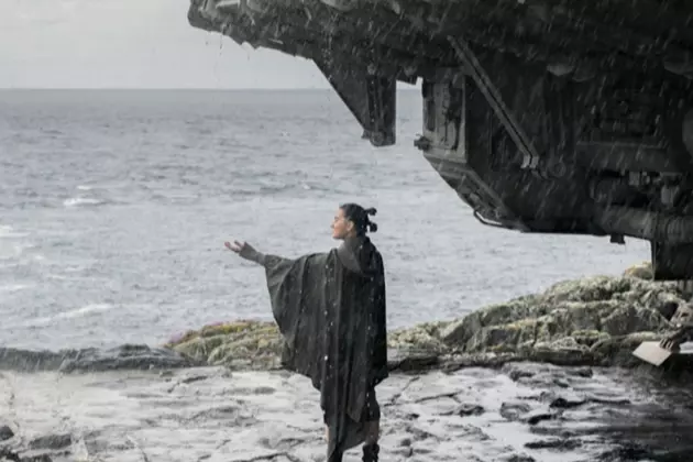 Does This Random Reddit User Actually Know the First Act of ‘The Last Jedi’?