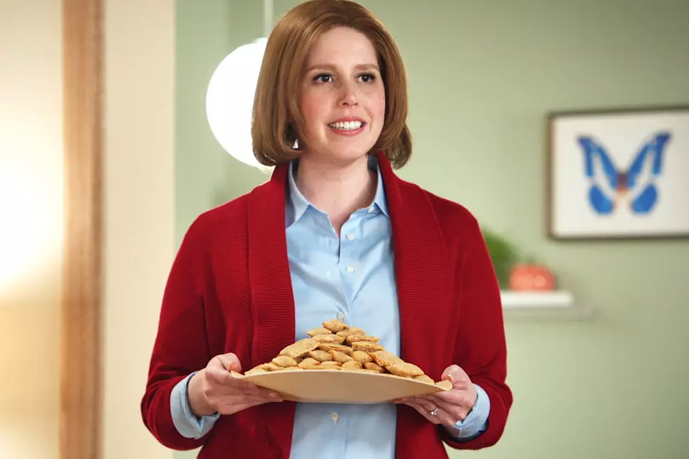 Vanessa Bayer Leaving 'SNL' After Season 42 As Well