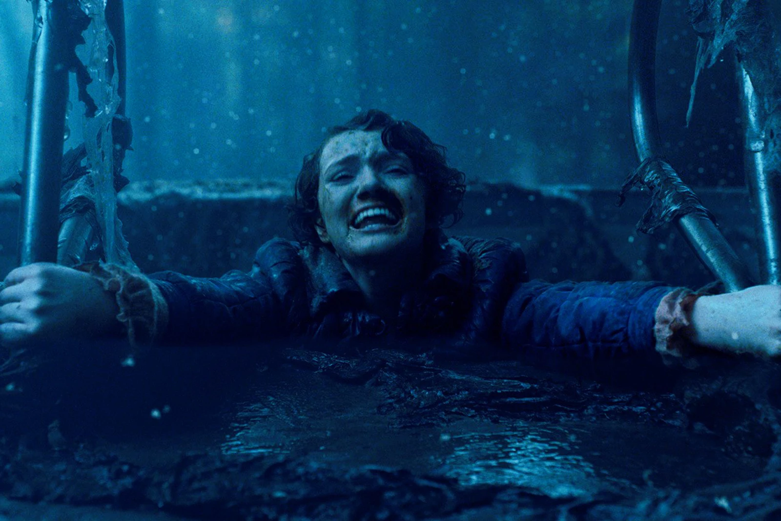 Stranger Things  Teaser da 2ª temporada mostra piscina onde Barb morreu