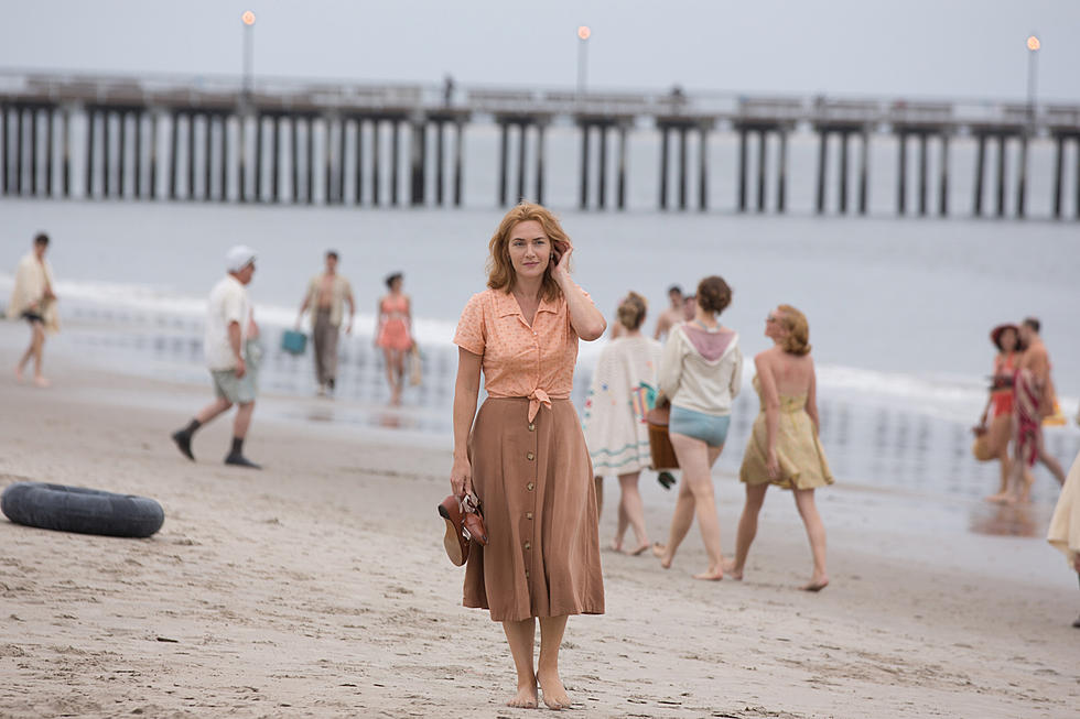 Kate Winslet and Justin Timberlake Hang at the Beach in New ‘Wonder Wheel’ Photos and Poster