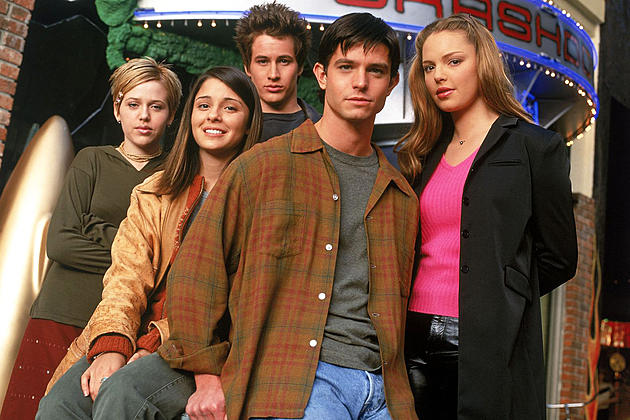 ‘Roswell’ Reboot in Development at The CW With Immigration Twist